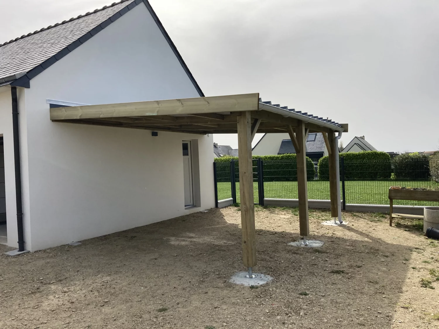 Carport • bois traité • extension • toit mono-pente